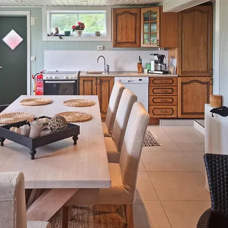 Holiday home 4 Bedroom Amazing In *