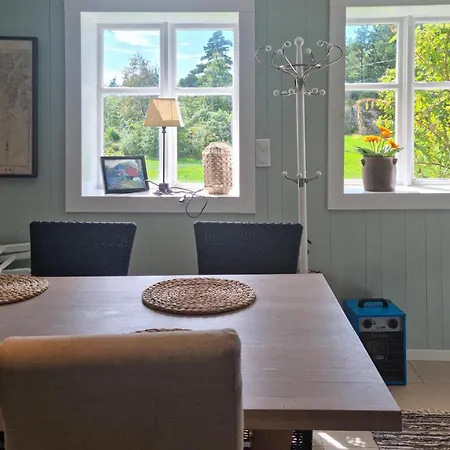 4 Bedroom Amazing In Holiday home Farsund